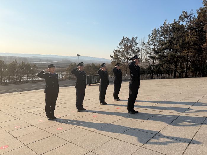 ������Ӣ�� ���������С����ֿ��ط�Ժ˾�������Ӹ�������ʿ��԰��չ������ɨ�